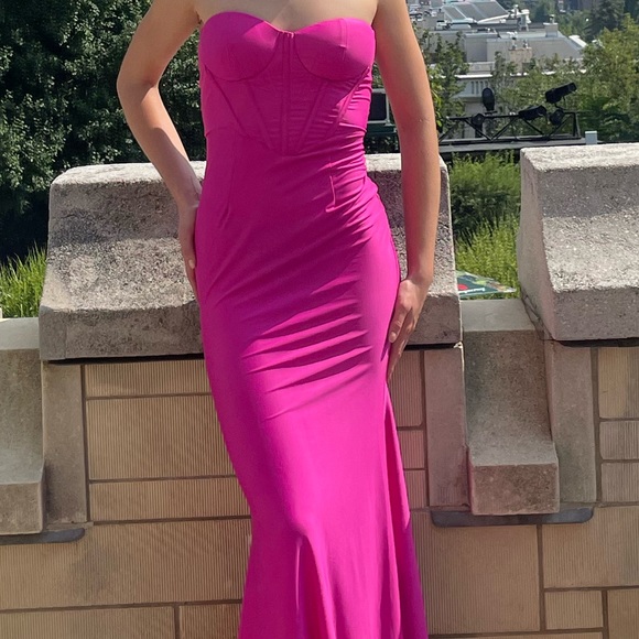 Fashion Boutique Find - Picture 1 of 2